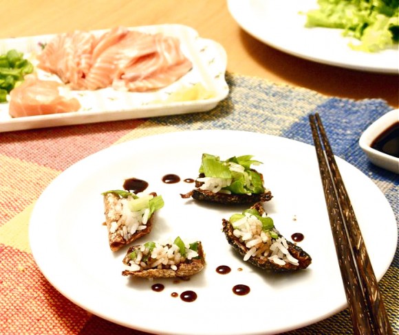ceviche, sashimi e pele de salmão crocante molho teriyaki