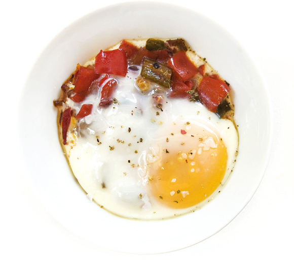 Ovos ao forno com pimentões assados ou huevos rancheros