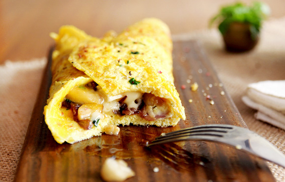 receita Omelete de queijo brie, maçã e cebola caramelizada  dieta baixo carboidrato